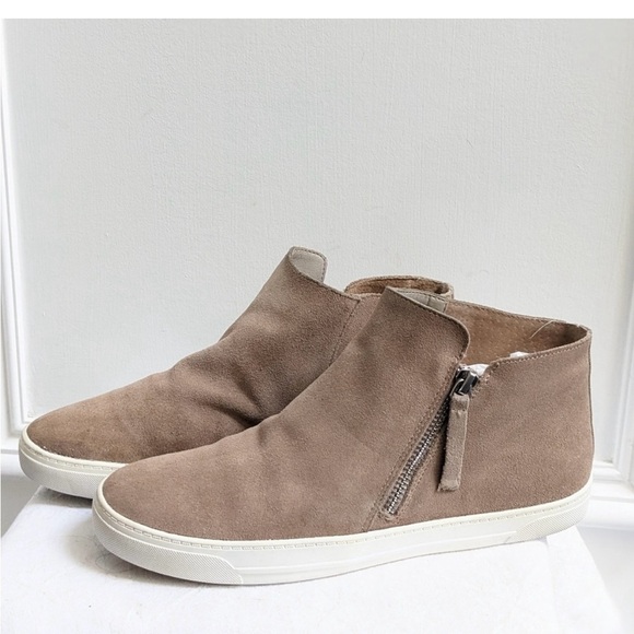Crown Vintage Tan Sneakers with Suede Finish - Picture 1 of 11